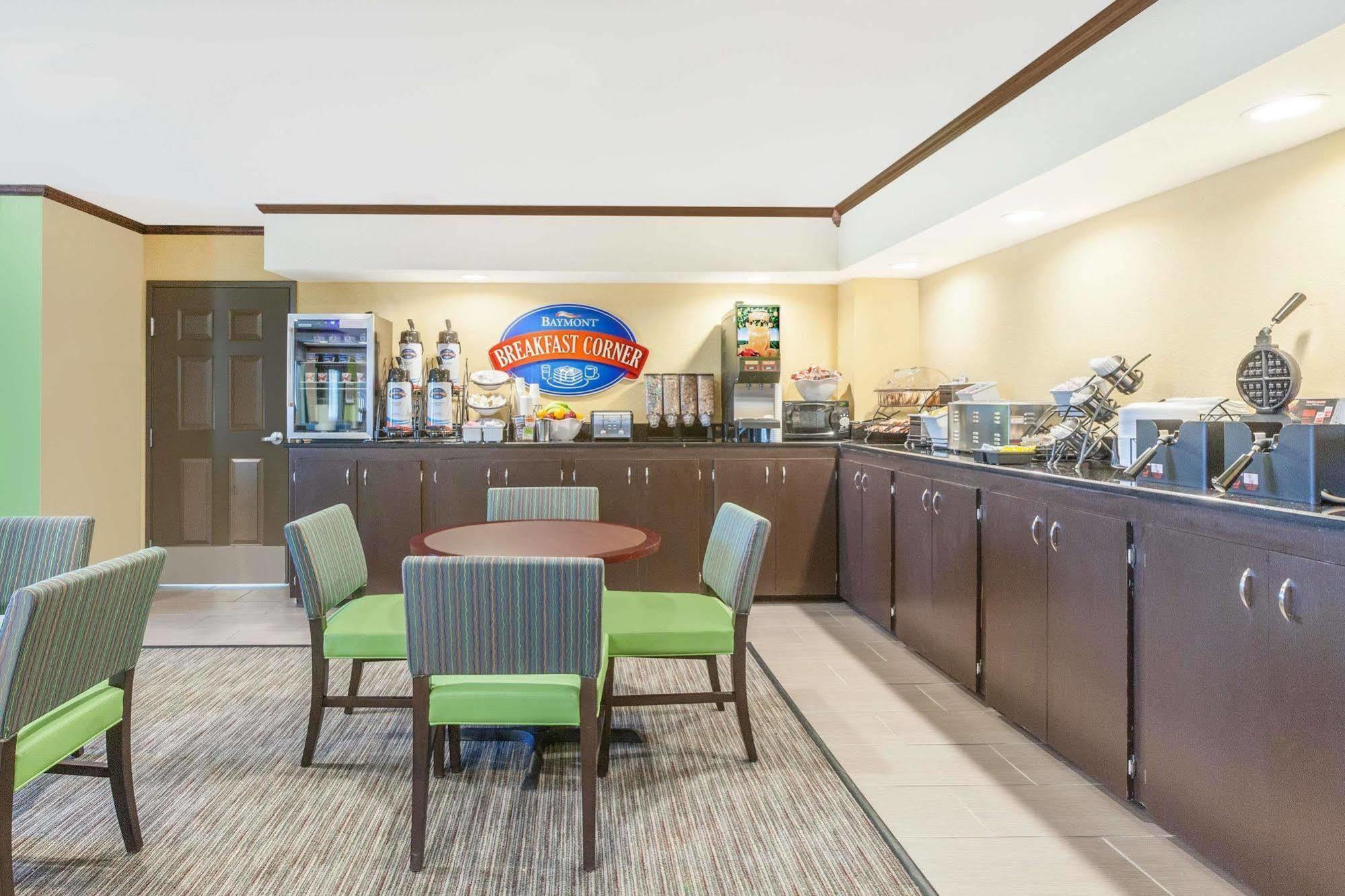 Baymont By Wyndham Midland Center Hotel Kültér fotó