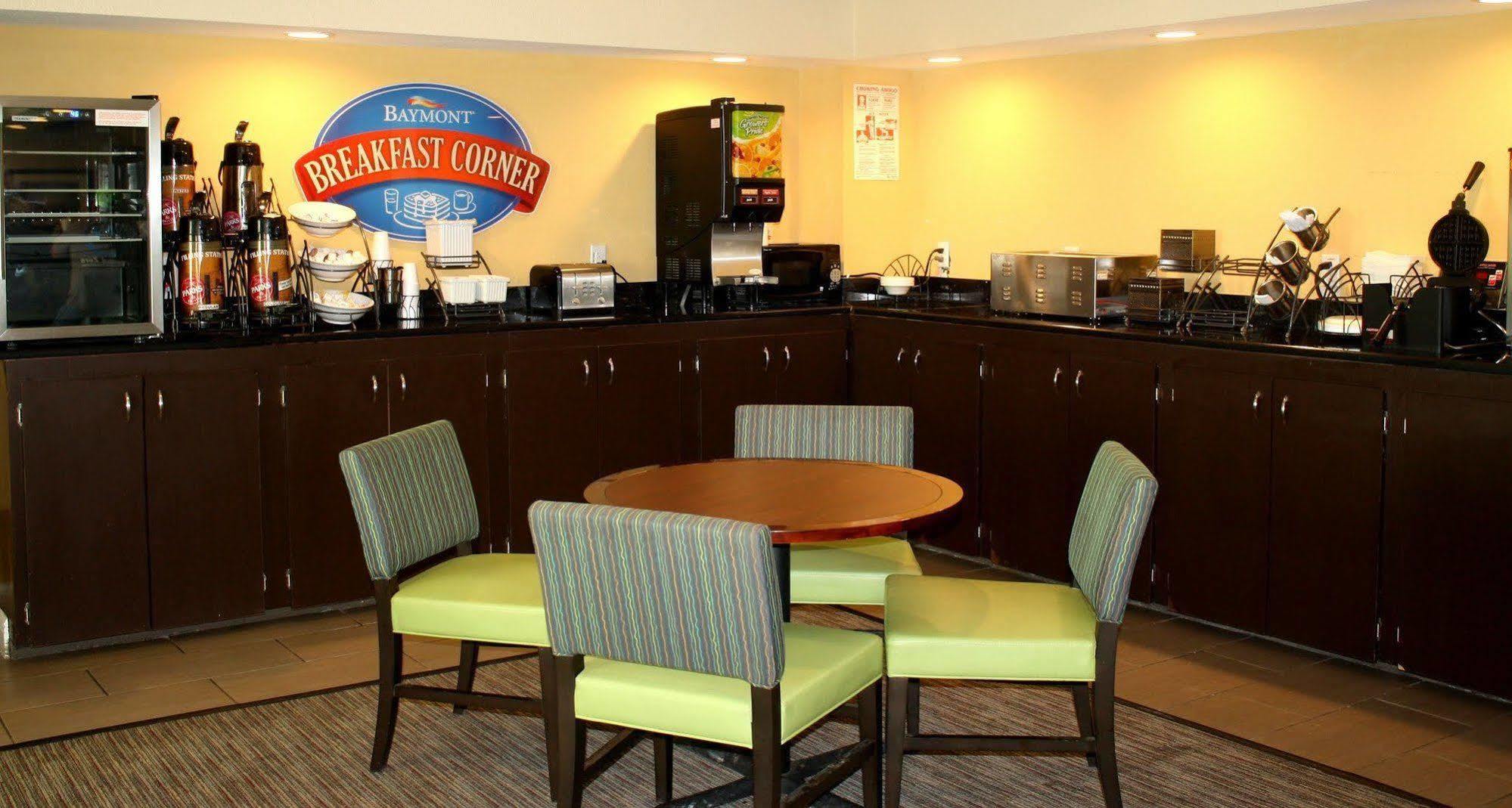 Baymont By Wyndham Midland Center Hotel Kültér fotó